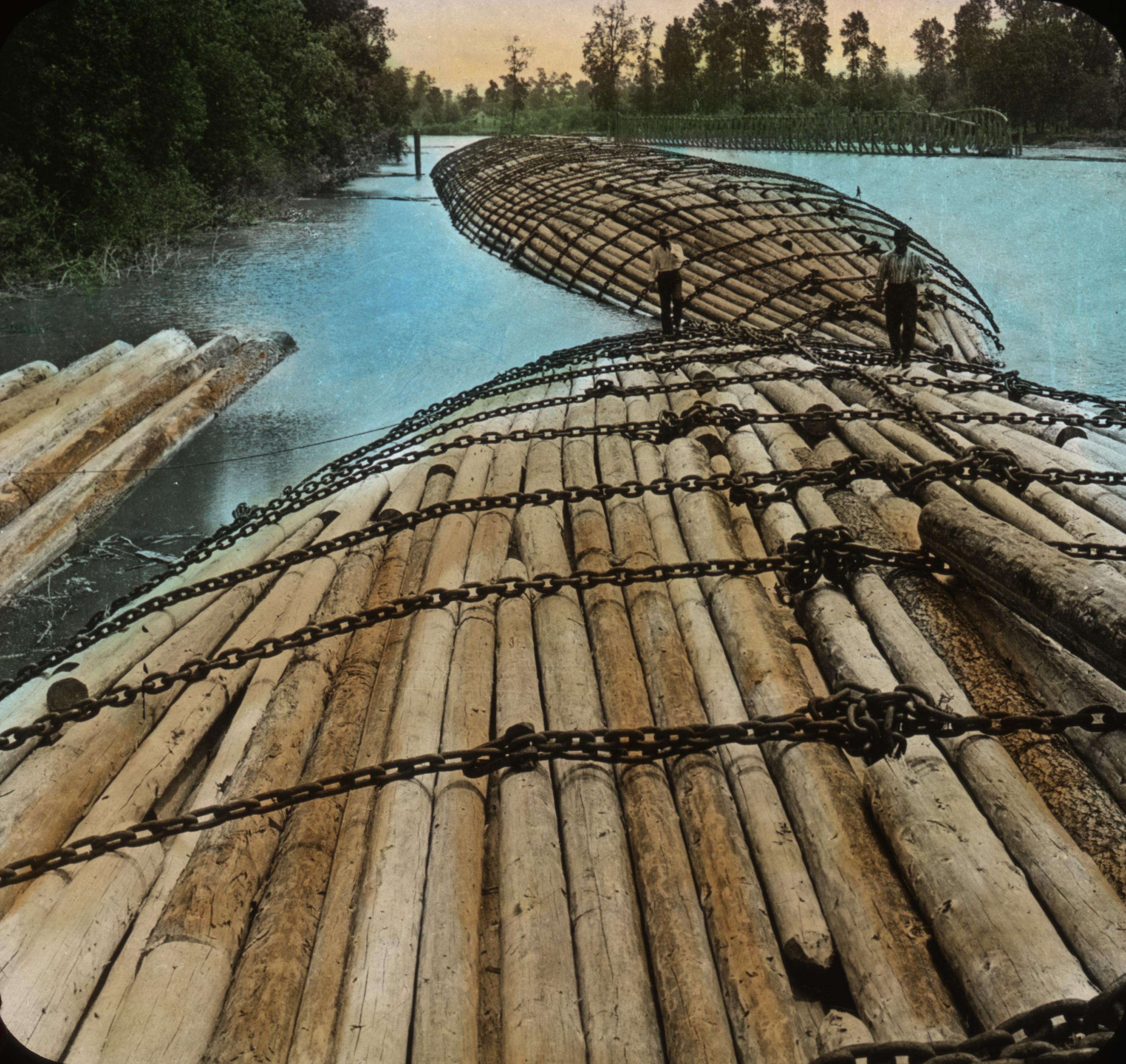 Raft_of_Logs,_Columbia_River.jpg
