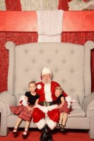 santa 2019 Peri nad Blythe.jpg