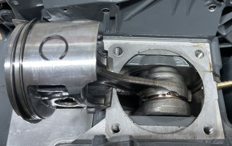 G660 Piston.jpg