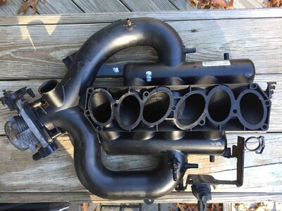 Ford 2001 4.0 SOHC Intake Bottom 255K Miles.jpg