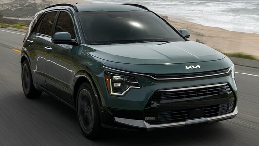 2024-kia-niro-hybrid-adjusts-for-inflation-with-higher-prices-across-the-range-221249-7.jpg