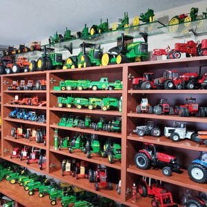 tractors1.jpg