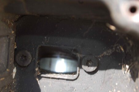 046 piston.jpg 046 piston.jpg