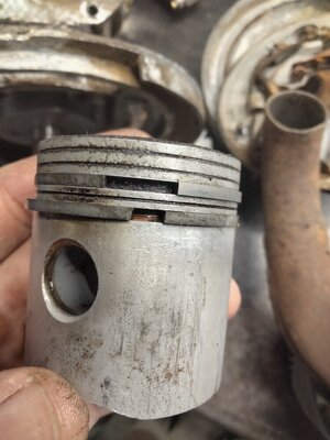 RP 1200B Piston.jpg