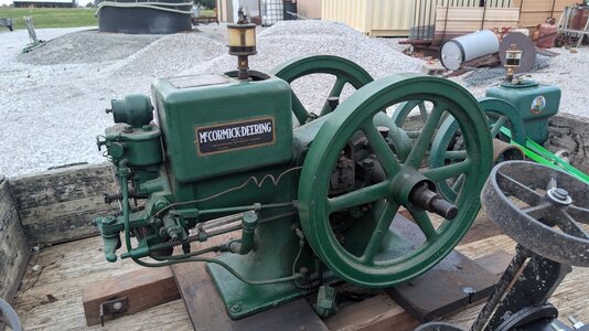 PXL_20251031_230430528.jpg PXL_20251031_230430528.jpg