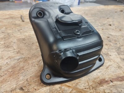 Husqvarna 572 01.jpg