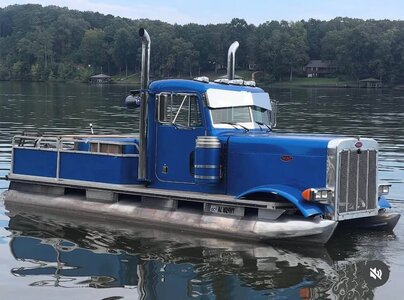 Flaoting 18 Wheeler.jpg