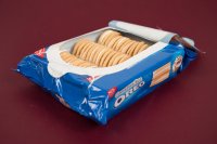 Cinnamon-Bun-Oreos-07.jpg