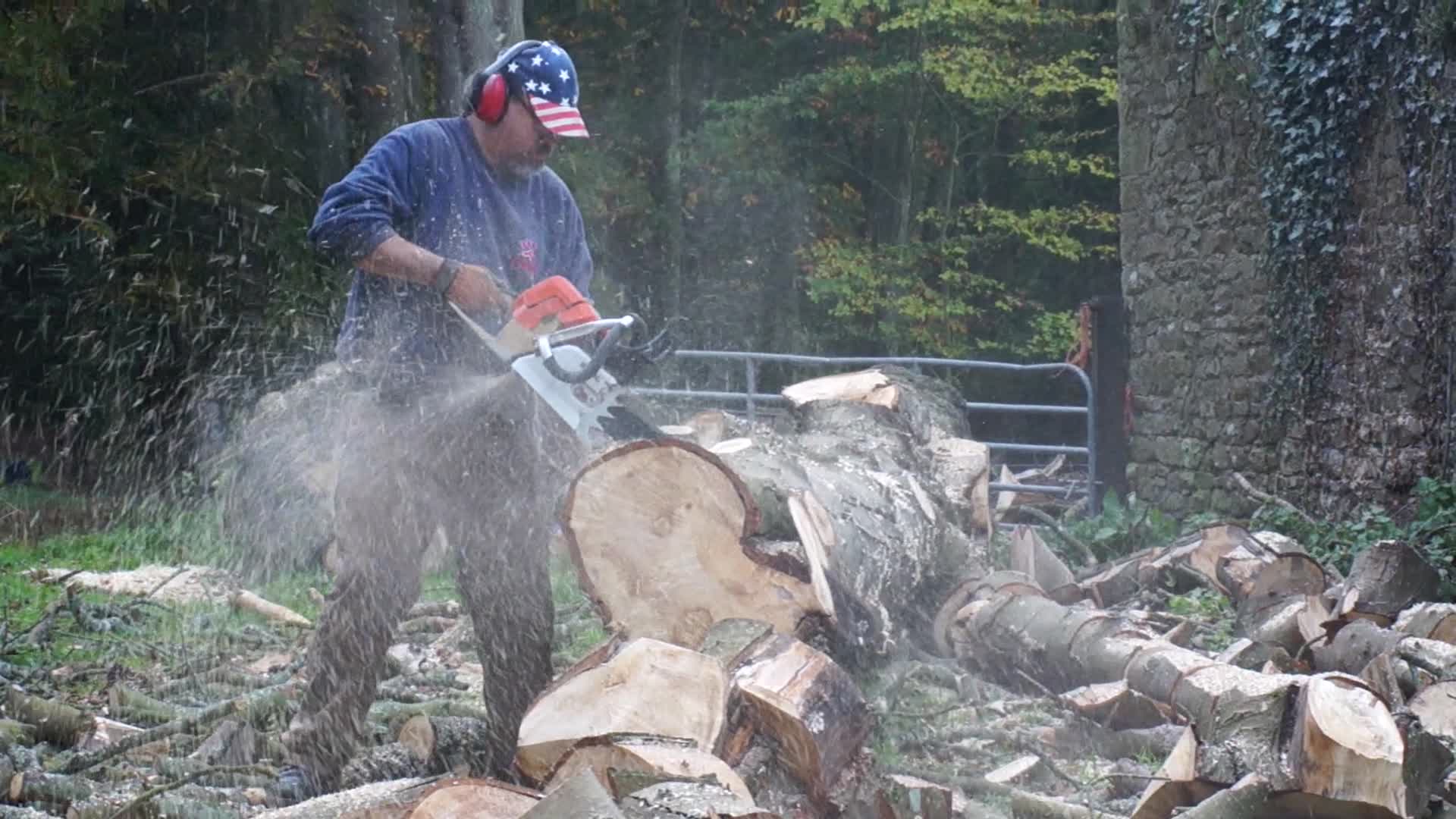 158005843.HIwpOWgG.vlcsnap2014102718h18m04s218.jpg