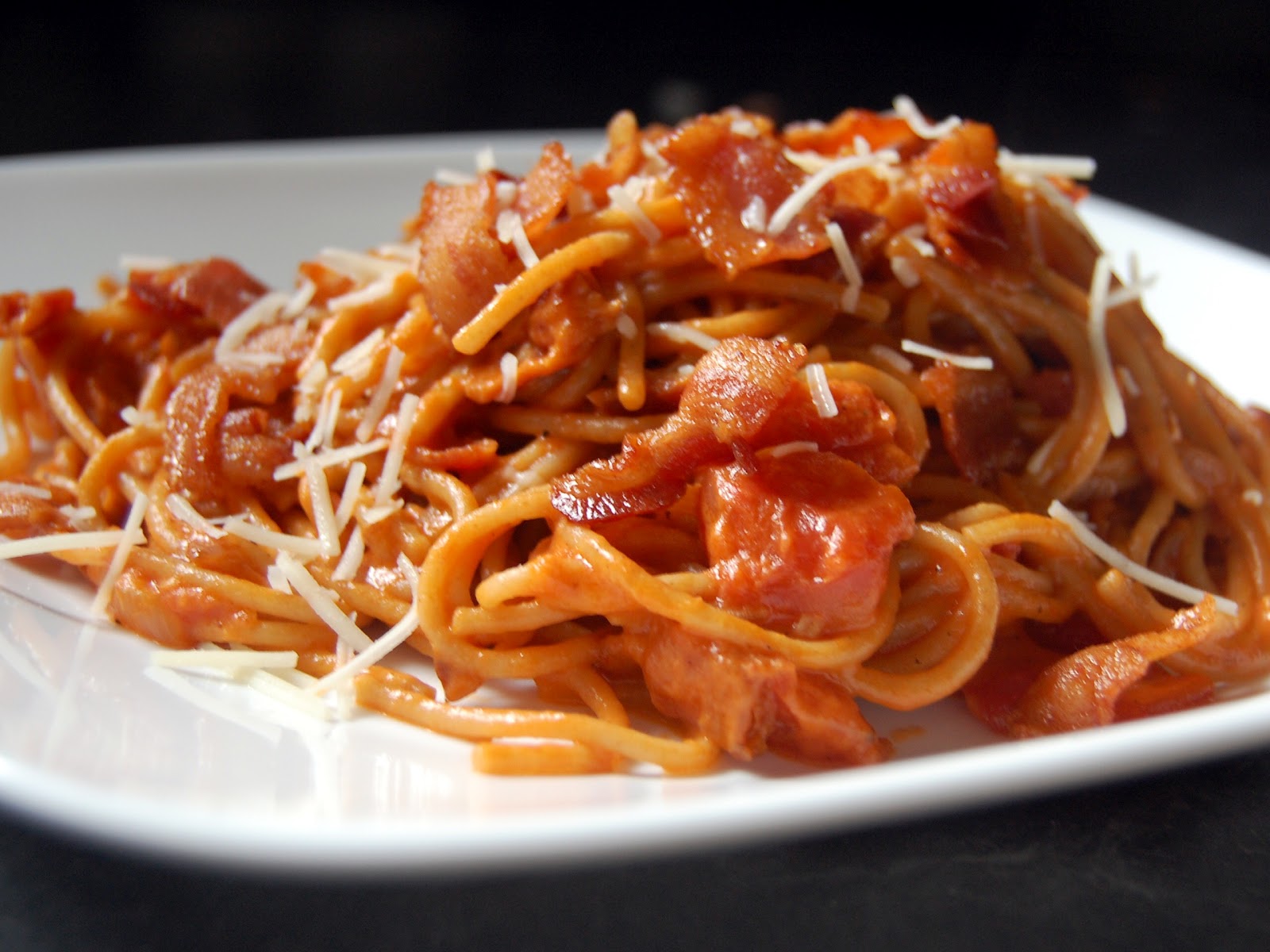 bacon+spaghetti+with+tomato+cream+sauce.JPG