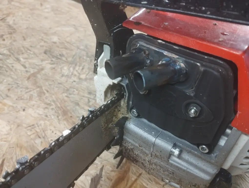 Tuning_52cc_Kettensaege_China_Weiss_Rot_Chainsaw_5200_noname_Muffler-Mod_30.jpg