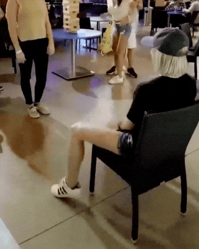 wtf-just-happened-17-gifs-1.gif